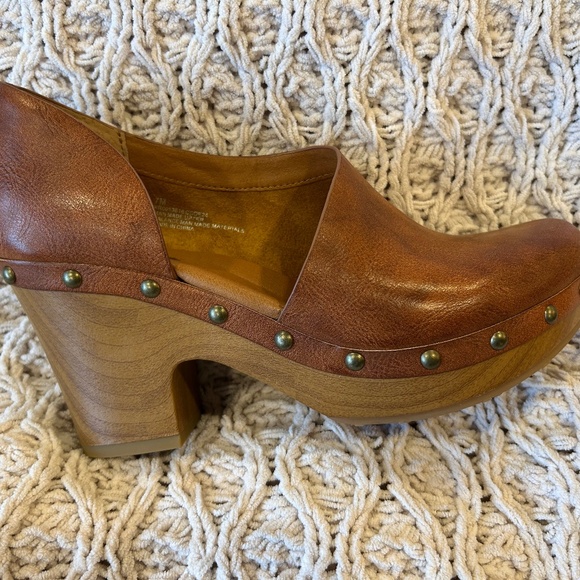 Korks Clogs - never worn (7 women’s) - Picture 1 of 8